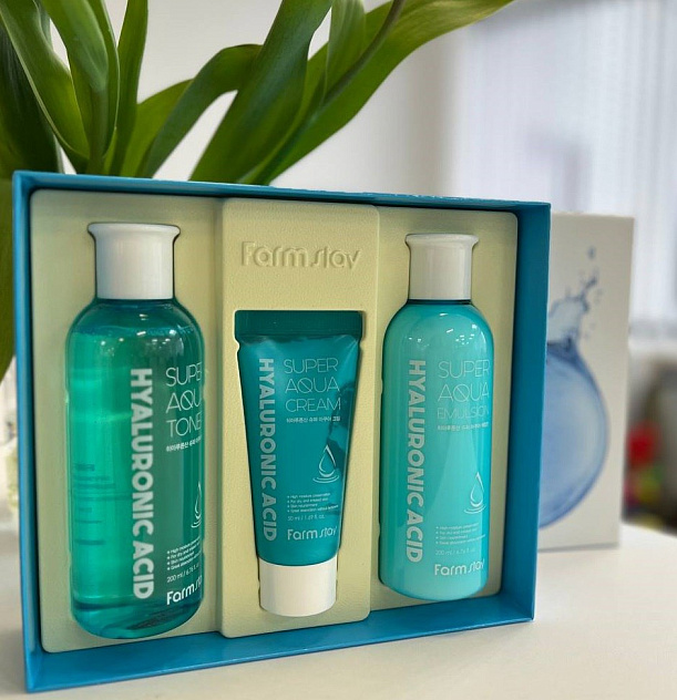 Набор средств по уходу за кожей с гиалуроновой кислотой FarmStay